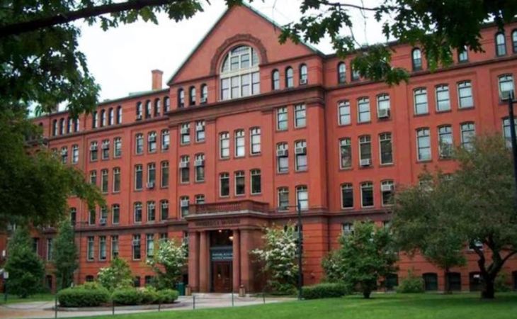 Сотням студентов американского Гарварда поступили угрозы о расправе