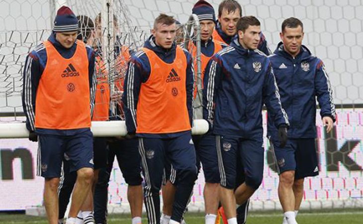 Сборная России по футболу продолжает подготовку к отборочным матчам чемпионата Европы-2016