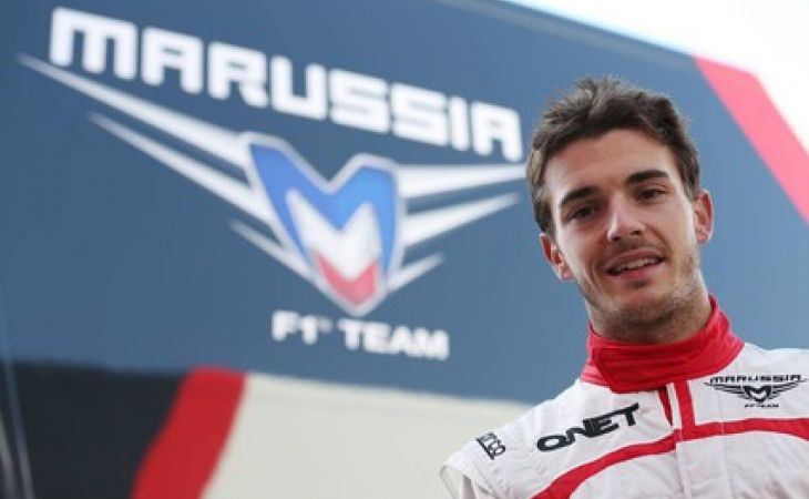 Наклейки в поддержку Жюля Бьянки появятся на шлемах гонщиков "Формулы-1"