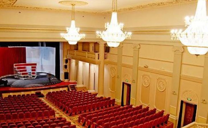 Церемония закрытия молодежного театрального фестиваля Золотухина началась в Барнауле