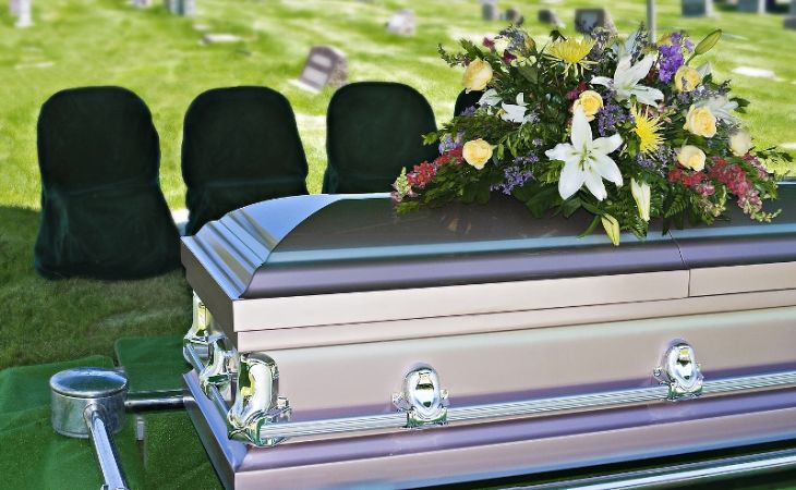 Минстрой предлагает бесплатно доставлять покойников до кладбища