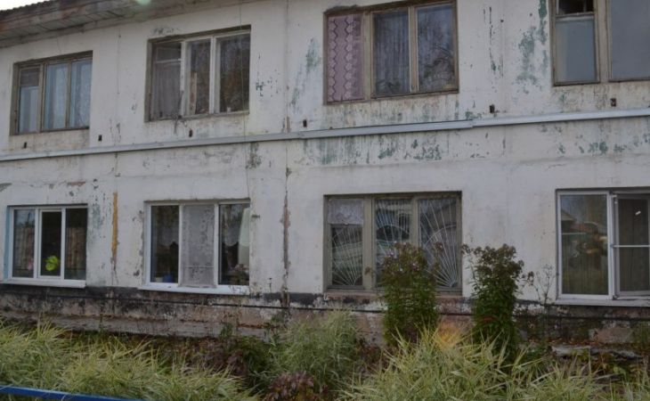 Постояльцы заринского дома-интерната опасаются за свою жизнь из-за разрушения здания