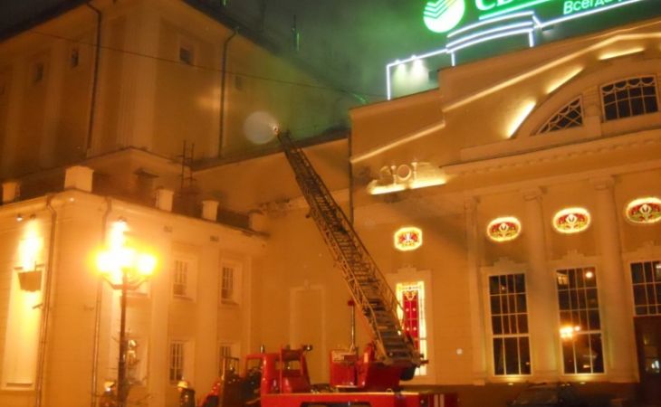 Пожар произошел в здании новосибирского театра "Красный факел"