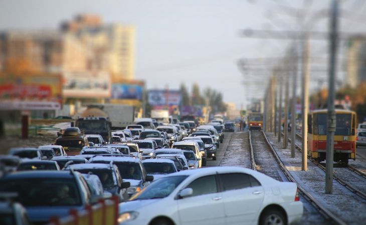 ГИБДД Барнаула вновь просит барнаульцев пересесть на общественный транспорт из-за непогоды