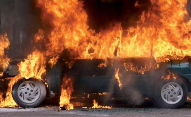 Более десяти дорогих иномарок, принадлежащих одному человеку, сгорели в Москве