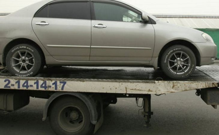 Алтайского водителя, просидевшего двое суток в автомобиле, оштрафовали на 500 рублей