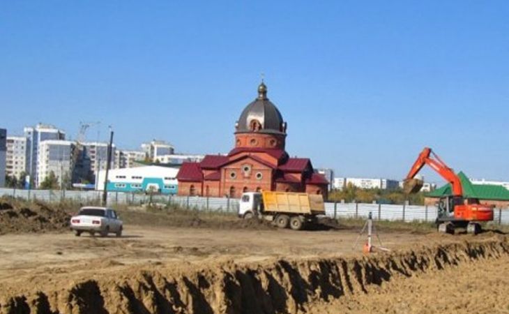 Строительство ТРЦ "Весна-2" заморожено в Барнауле