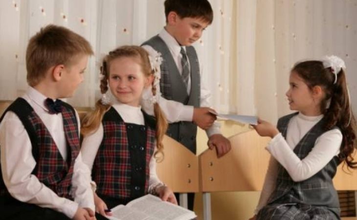 Госдума хочет ввести дресс-код для российских школьников