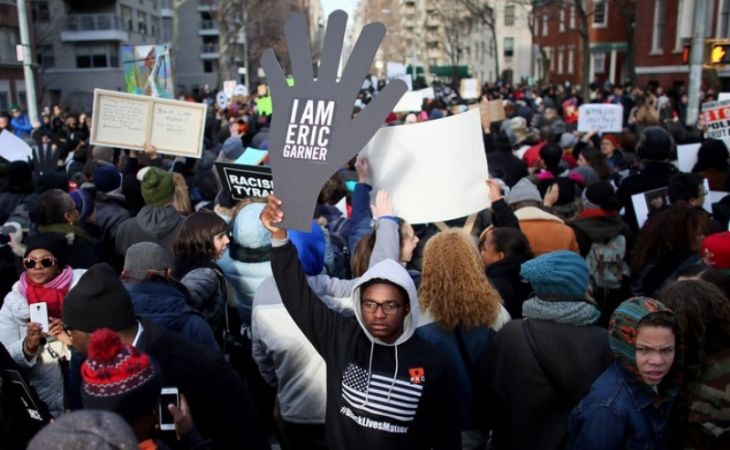 Более 25 тысяч человек вышли на марш против полицейского беспредела в Нью-Йорке