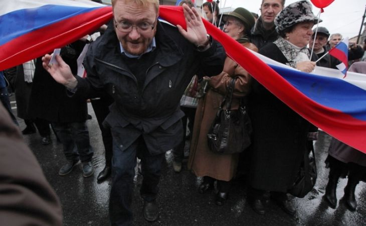Депутат Милонов с омоновцами пришел на гей-вечеринку в Санкт-Петербурге