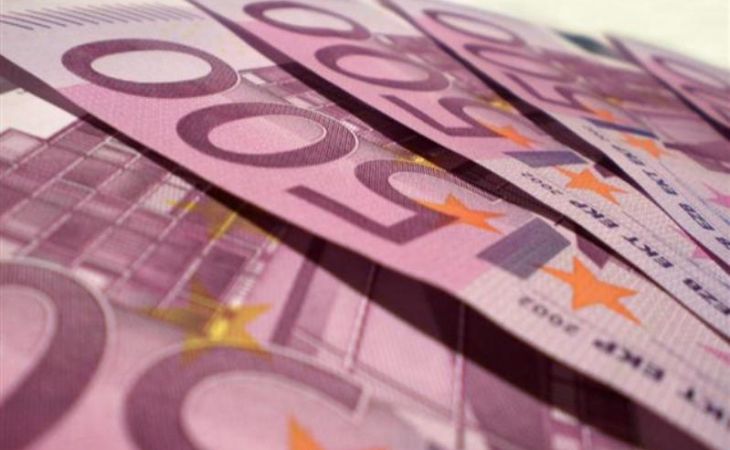 Курс евро на бирже в Москве взлетел до 73 рублей