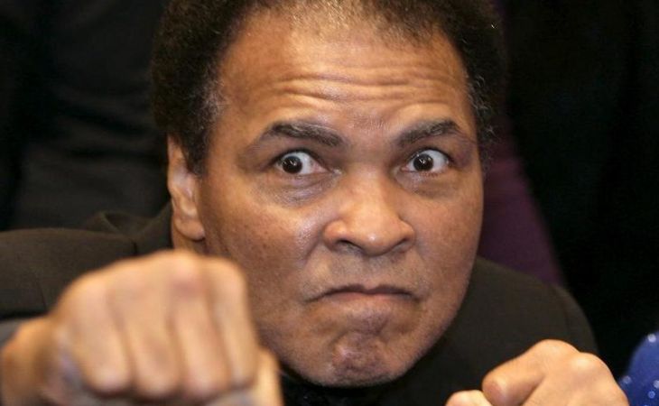 Легенду мирового бокса Моххамеда Али госпитализировали с воспалением легких