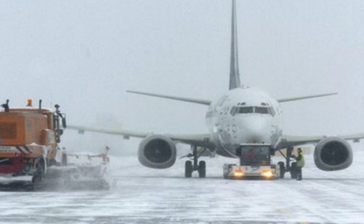 Десятки рейсов задержаны в аэропортах Москвы из-за непогоды