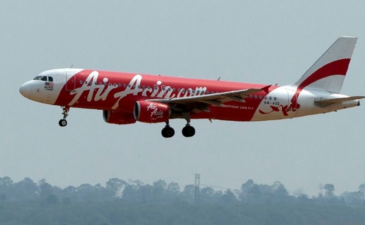 ВВС Индонезии обнаружили два нефтяных пятна в зоне поисков пропавшего Airbus