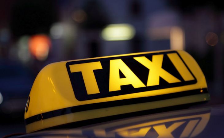Роспотребнадзор будет следить за ценами на такси в новогоднюю ночь