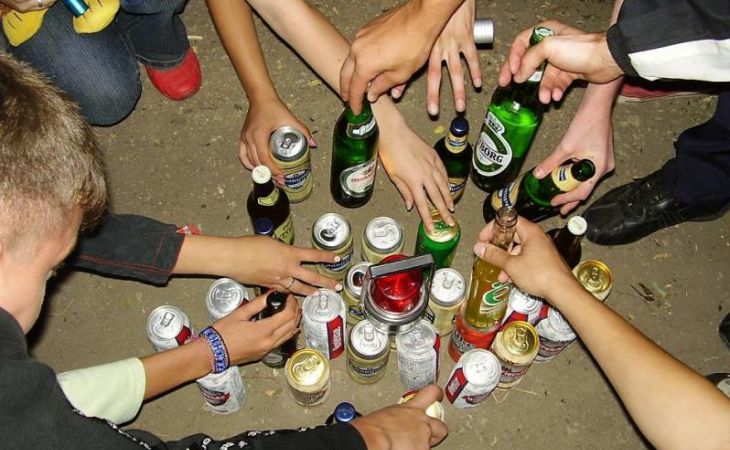 Более 200 человек погибли от отравления алкоголем на Алтае в 2014 году