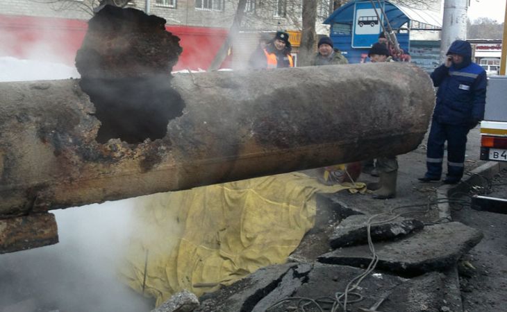Коммунальщики  устранили повреждение на трубопроводе в Барнауле