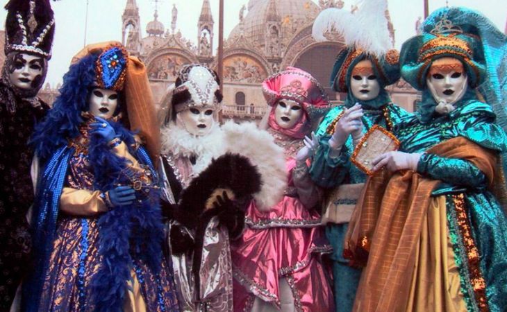 Всемирно известный карнавал стартовал в Венеции