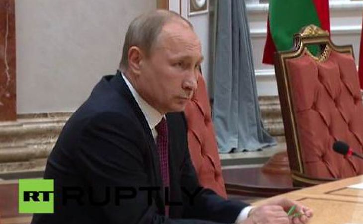 Путин сломал ручку на встрече в Минске?