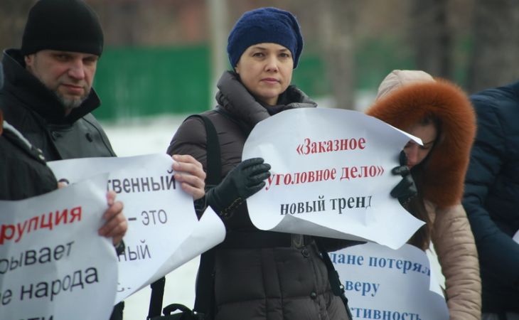 Пикет против "оборотней в погонах" прошел в Барнауле