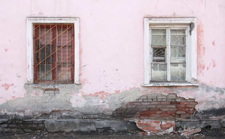 Жителям Барнаула предлагают выбрать худшую управляющую компанию города