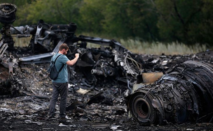 СМИ уверяют, что осколки ракеты "Бук" найдены на месте крушения Boeing под Донецком