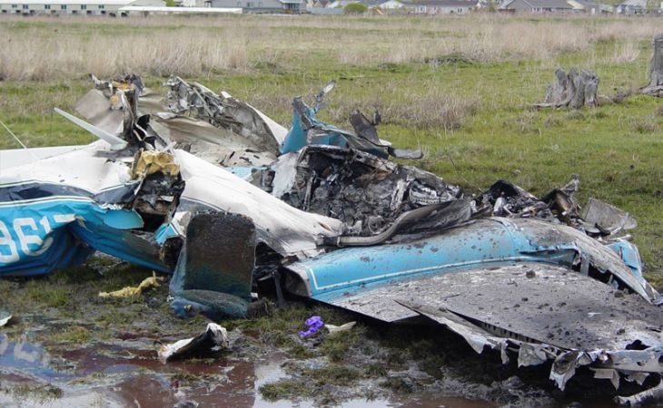 Самолет со 142 пассажирами на борту разбился во Франции