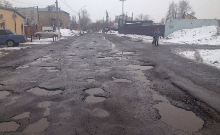 Глава администрации Игорь Савинцев заверил, что ямы в Барнауле исчезнут через месяц