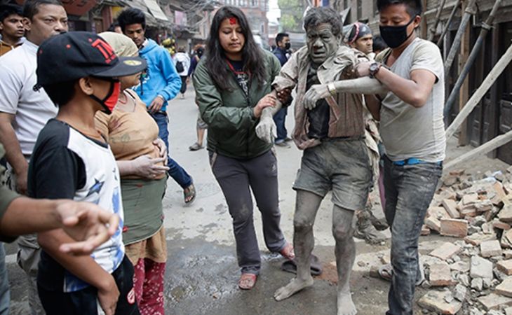 Число жертв землетрясения в Непале перевалило за три тысячи