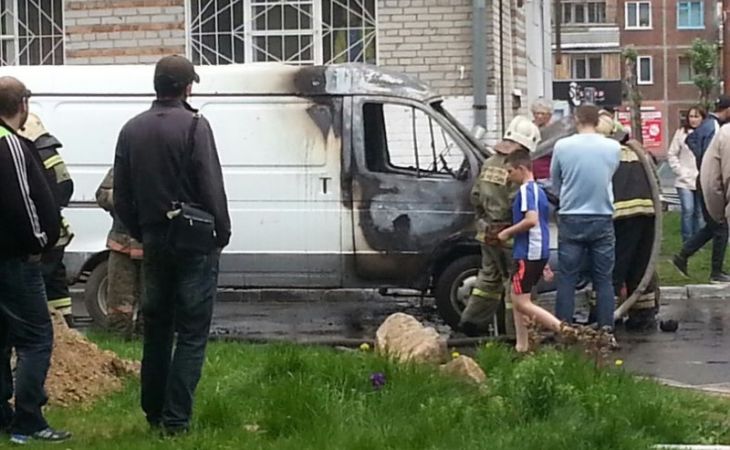 Пассажирская "Газель" загорелась в Барнауле