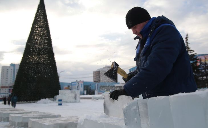 Власти Барнаула за полгода начали искать строителя снежного городка