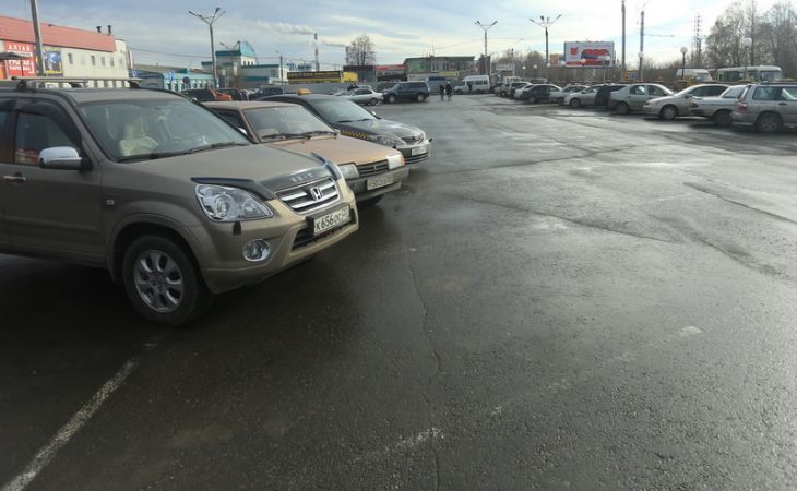 Власти Барнаула допустили введение платных парковок в городе