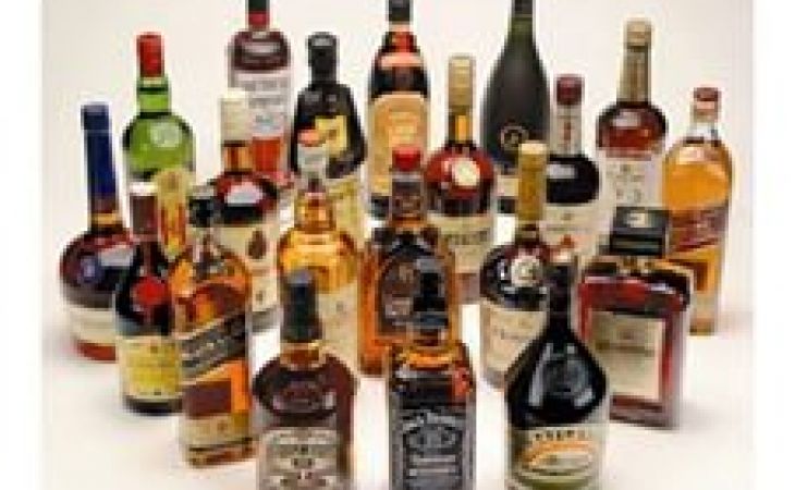 К прокурору Петербурга выстроилась очередь с дорогим алкоголем из-за "шутки" мошенника