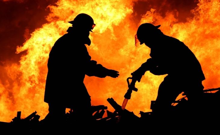Причиной гибели семьи на пожаре на Алтае могло стать неосторожное обращение с огнем