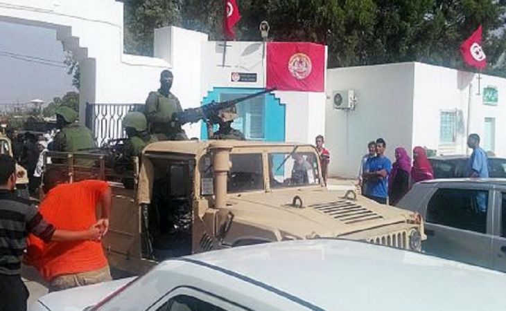 Теракт в Тунисе унес жизни 27 человек