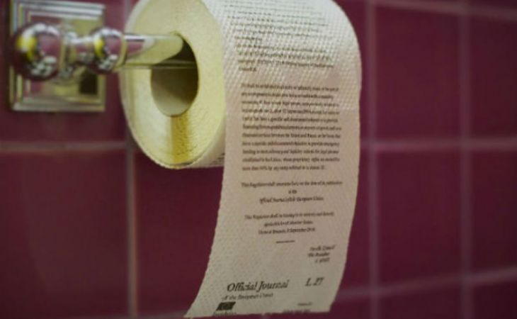 Туалетную бумагу с текстом антироссийских санкций начали выпускать в Омске