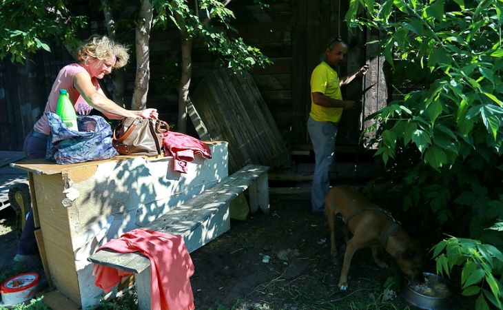 Семья в Барнауле вынуждена жить в сарае после выселения из собственного дома