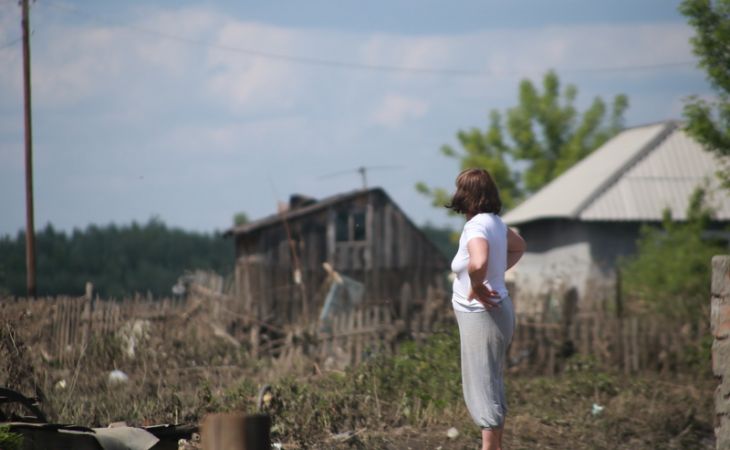 Многодетная мать в Бийском районе вынуждена жить в разваливающемся после наводнения доме