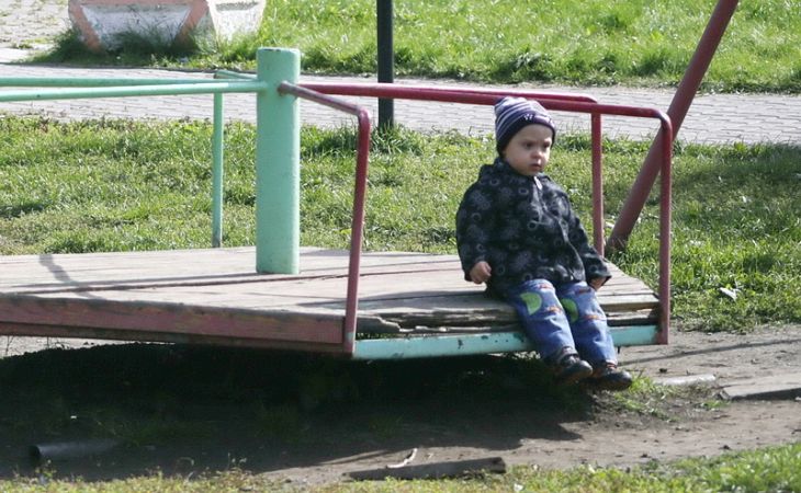 Роспотребнадзор и прокуратура проверили детские площадки на Алтае