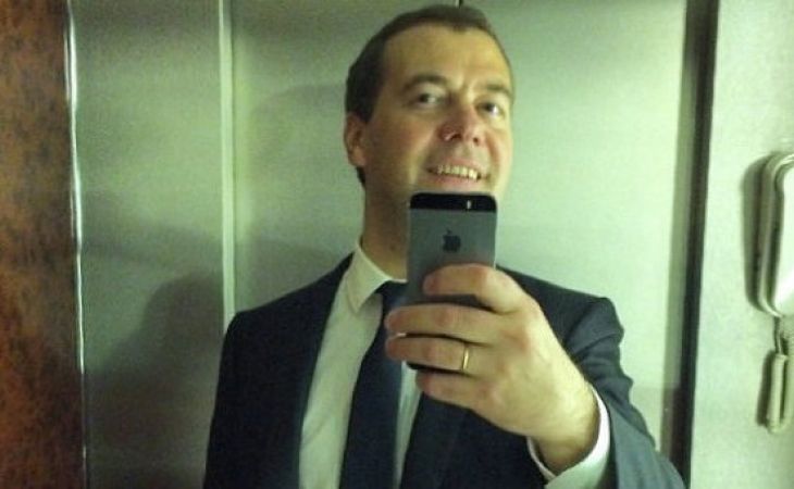 Число поклонников Медведева в Instagram превысило 1,5 миллиона