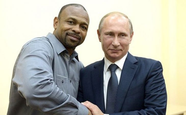 Боксер Рой Джонс попросил у Владимира Путина российское гражданство