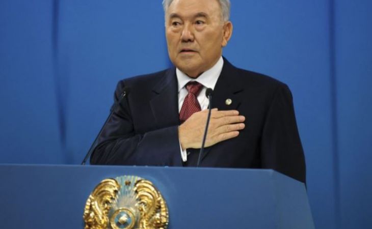 Цитаты из выступлений Назарбаева предложили вписать в паспорт жителей Казахстана