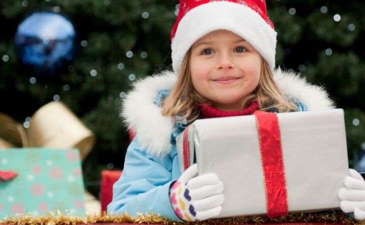 Новогодние подарки для детей в этом году подорожают на треть