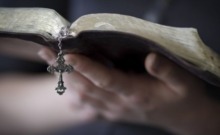 Новосибирская прокуратура получила обращение о вреде Библии для детей