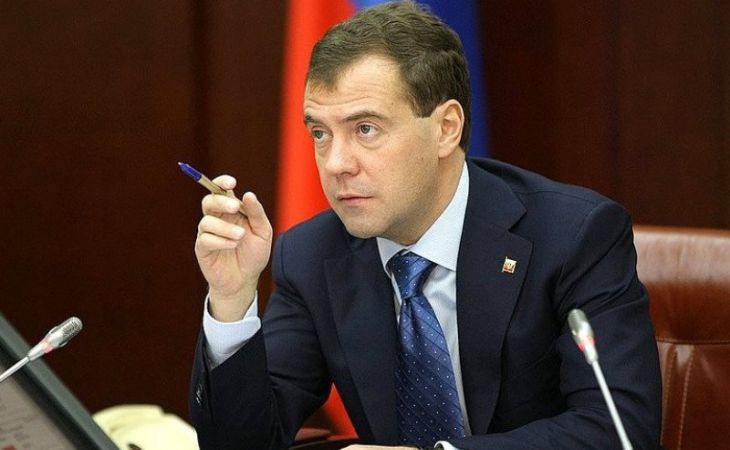 Медведев распорядился упростить подключение потребителей к газу