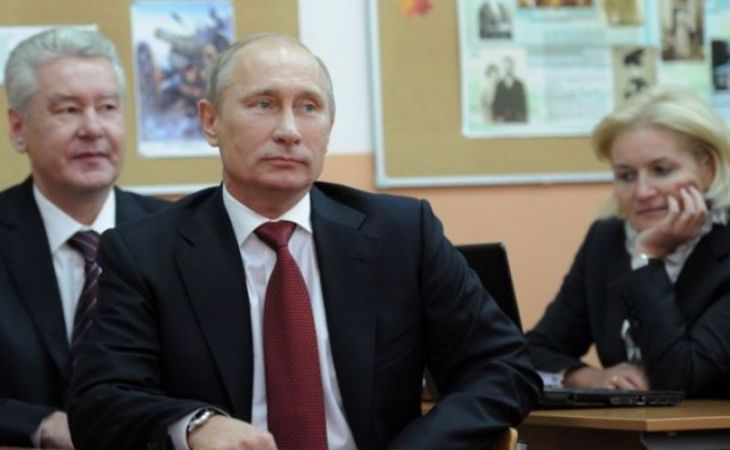 Путин поручил рассмотреть возможность переноса начала учебного года