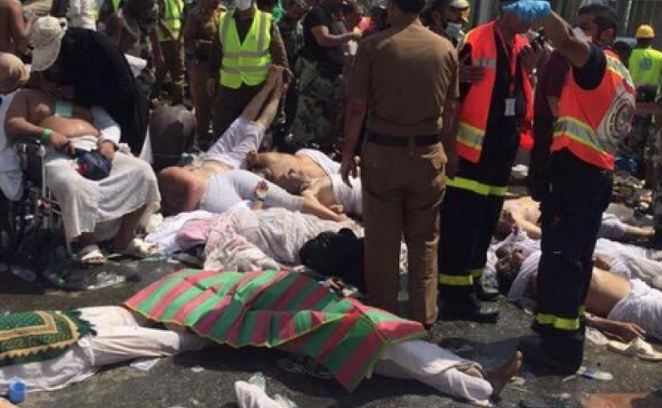 Число жертв давки в ходе побивания камнями шайтана в Мекке достигло 310 человек
