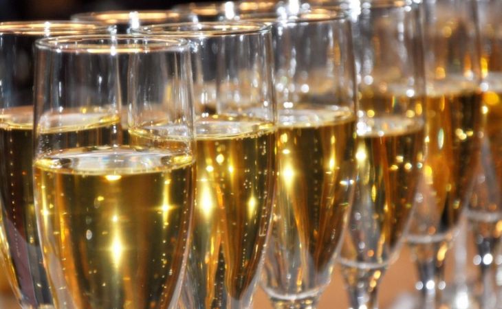 Минимальная цена за бутылку шампанского может составить 164 рубля