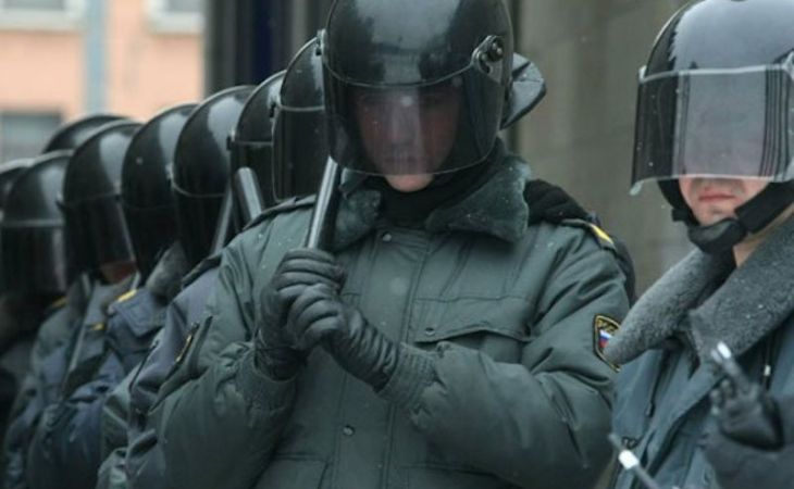 Алтайских полицейских обвинили в избиении и применении шокера
