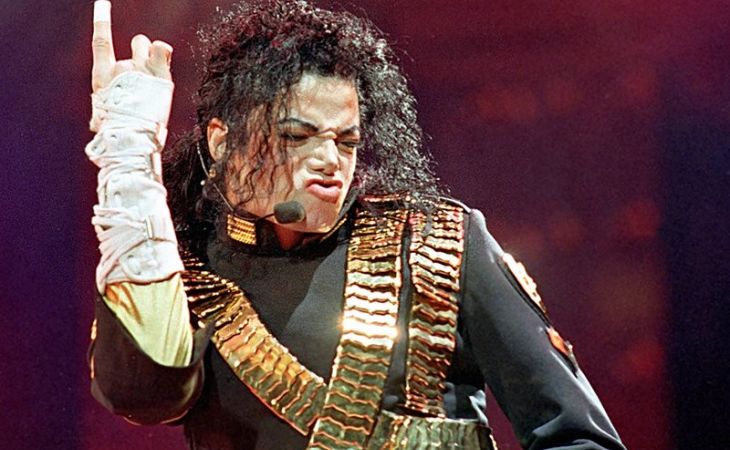 Майкл Джексон стал самой высокооплачиваемой мертвой знаменитостью